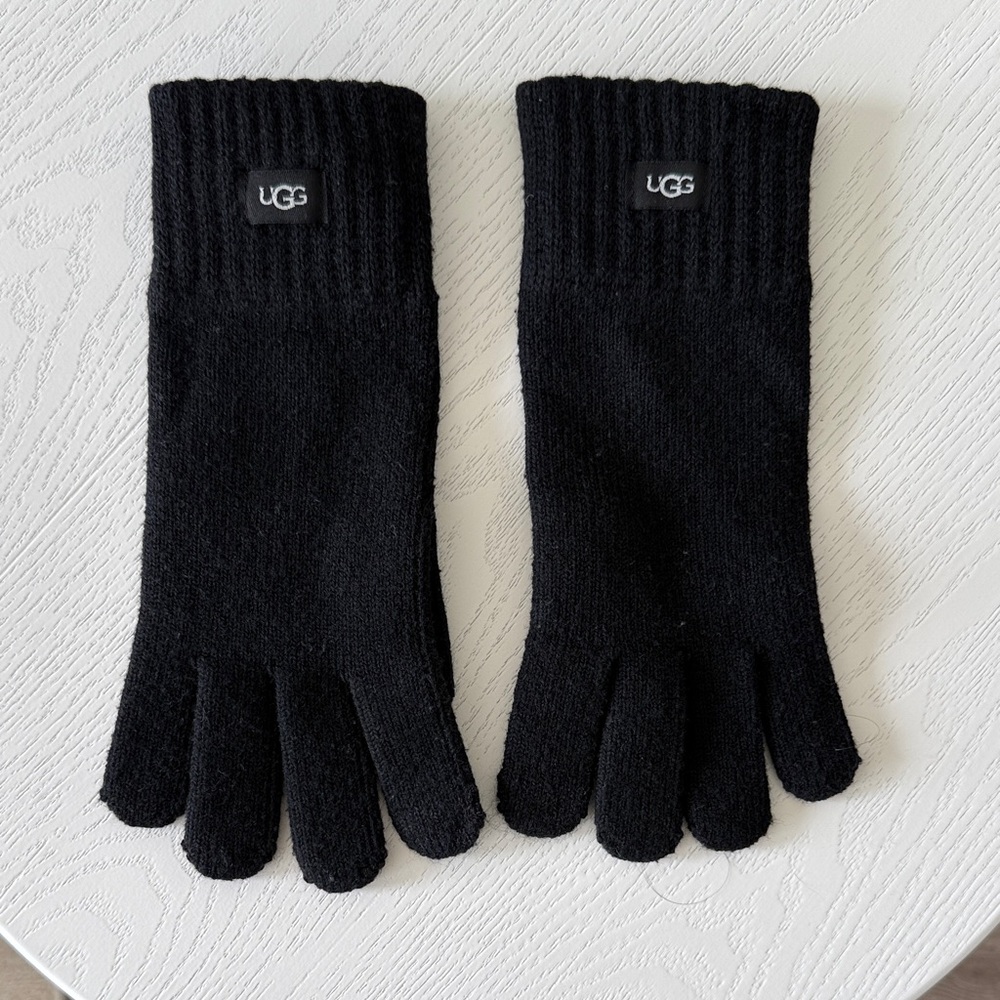 UGG Classic Black Wool Gloves